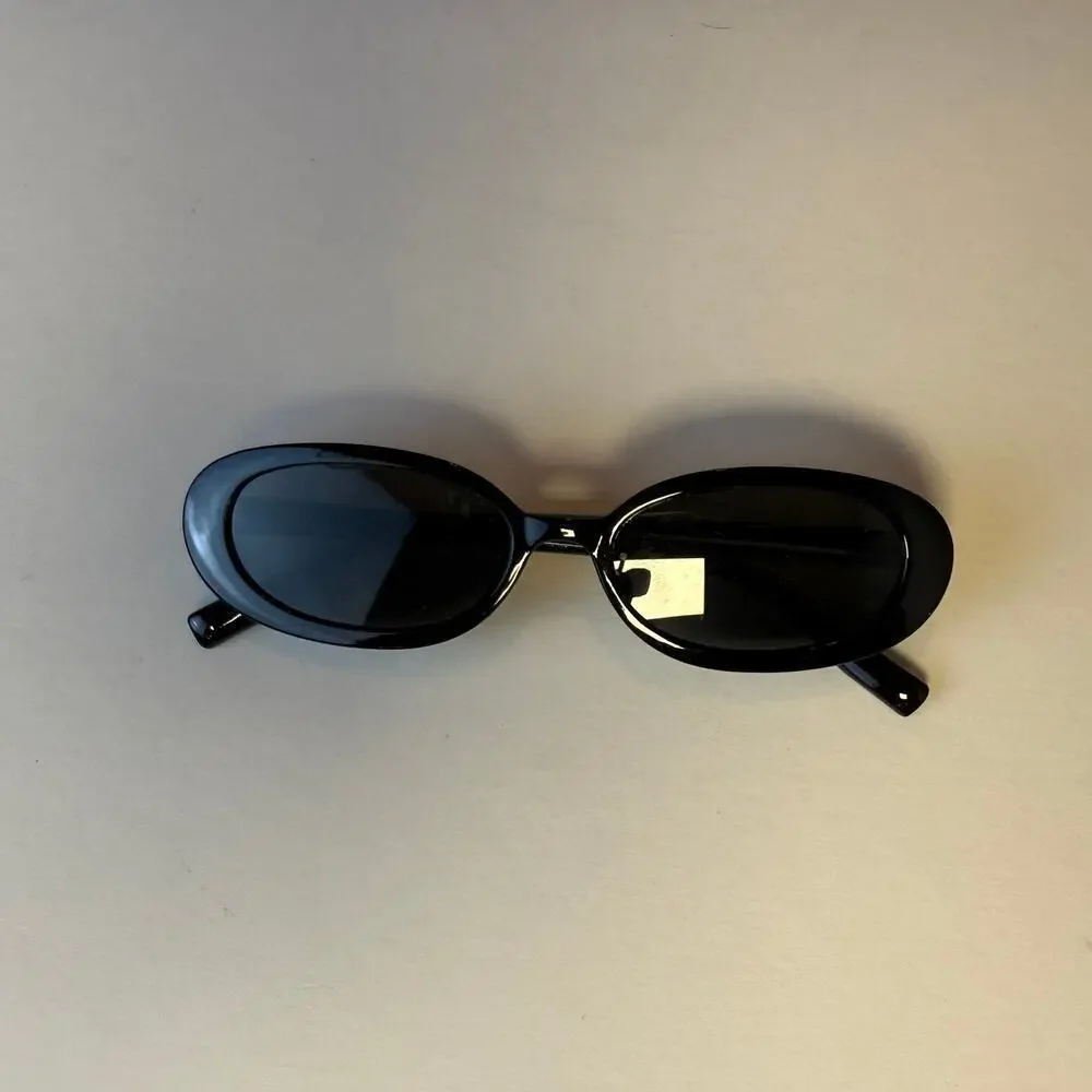 Black frame and black
